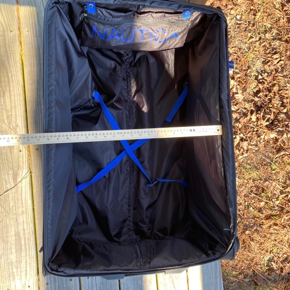 Nautica Large Suitcase - Picture 10 of 16